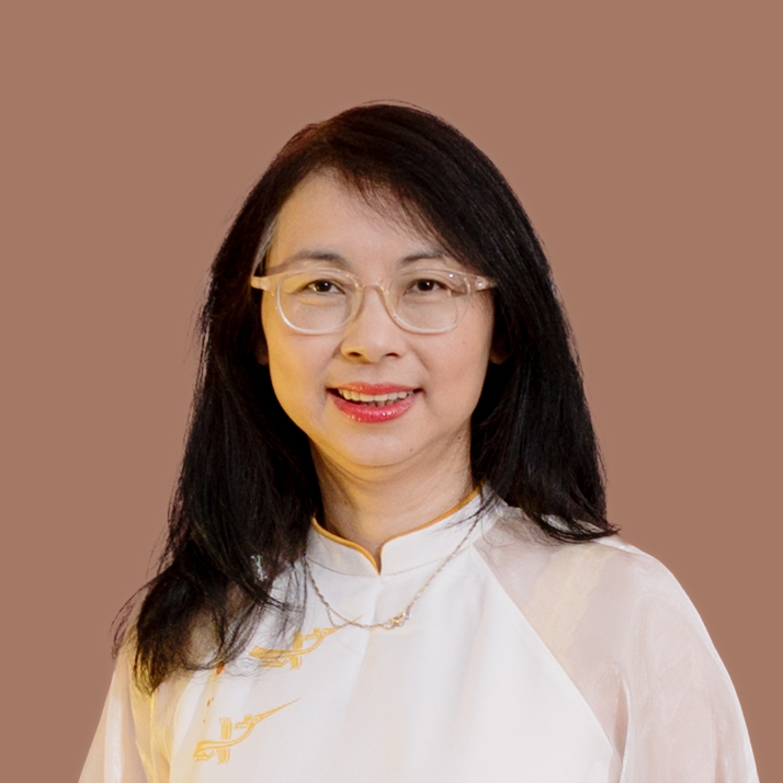 Portrait of Thu Xuan Le, Head of Finance