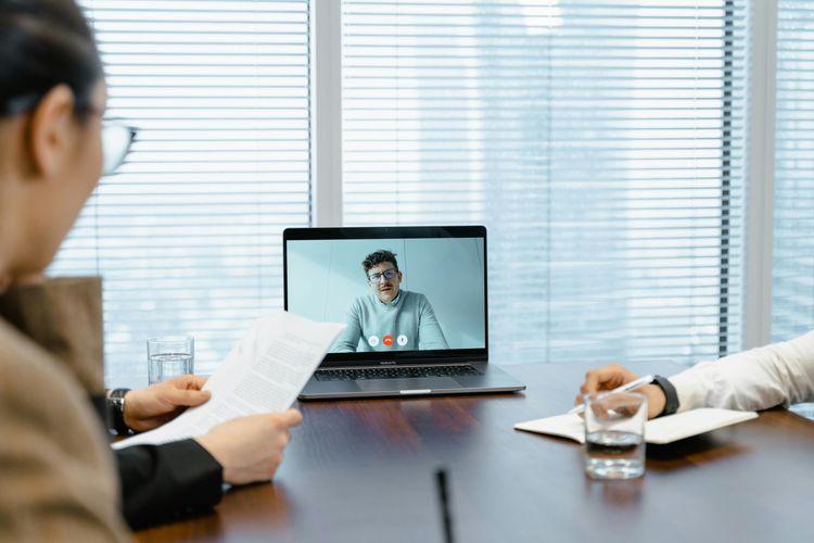 Overcoming Time Zone Challenges in Offshore Software Development